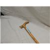 Image 2 : 32" HANDLED WALKING STICK NATURAL WOOD FINISH