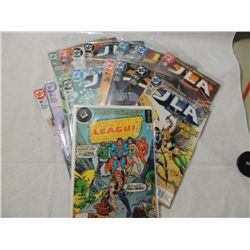 LOT BOX DC COMIC JUSTICE LEAGUE OF AMERICA
