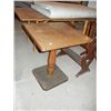 Image 1 : Square Restaurant-Type Table