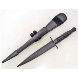 CLASSIC ROYAL BRITISH COMMANDO KNIFE MODEL  W SHEATH