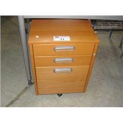 MAPLE 3 DRAWER MOBILE PEDESTAL