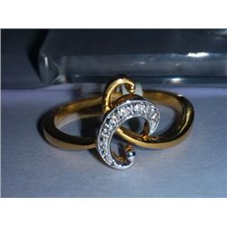 2.95g Ring made of 18kt Gold , 0.05 Ct Diamond