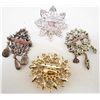 Image 2 : LOT OF 4 COSTUME JEWELRY BROOCHES