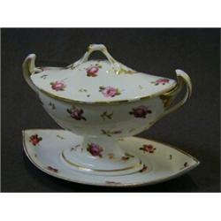 A DERBY DUESBURY PERIOD TUREEN/COVER AND STAND, c.1800, boat shaped, rose painted, iron red facto