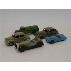 FIVE UNBOXED DINKY TOYS VEHICLES, Buick, Morris Oxford, Salmsom, Frazer-Nash and Petrol Tanker (5