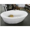 Image 1 : White Bath Tub