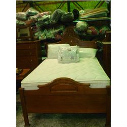 Full Size Vintage Bed w/metal springs Brand New Mattress & Bedding