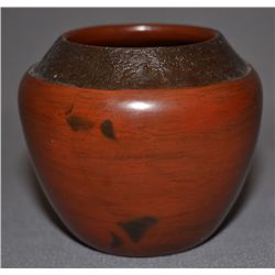 NAVAJO POTTERY VASE