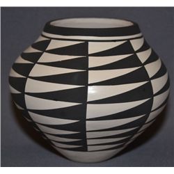 ACOMA POTTERY VASE