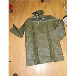 RAIN GEAR - COAT - GREEN - MT RETAIL $50 - BUY NOW IN HOUSE - $20 EA SET