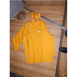 RAIN GEAR - HALLY HANSON RAINCOAT - YELLOW - M RETAIL $50 - BUY NOW IN HOUSE - $20 EA SET