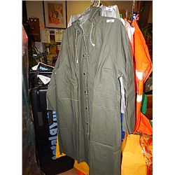 RAIN GEAR - GREEN RAIN COAT - EXTRA LONG -  L RETAIL $35 - BUY NOW IN HOUSE - $15 EA SET