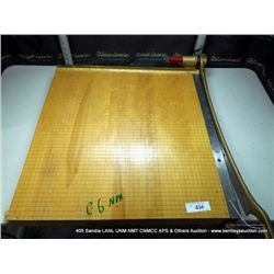 INGENTO WOODEN PAPER CUTTER