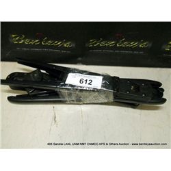 LOT: WIRE CRIMPERS
