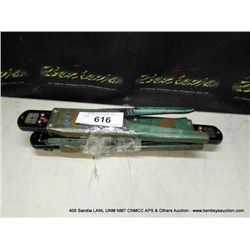 LOT: WIRE CRIMPERS