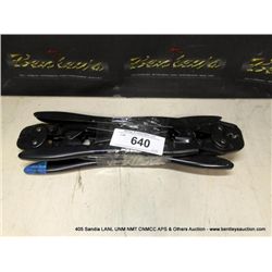 LOT: WIRE CRIMPERS