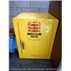 Image 1 : JUSTRITE 25042 FLAMMABLE LIQUID STORAGE CABINET