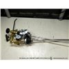 Image 1 : (2) REGULATORS & VALVES