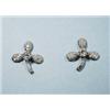 Image 1 : A pair of very good platinum and diamond earr...