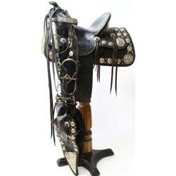 Black Porter square skirt saddle 8 string