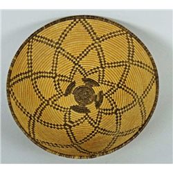 Fine Yavapai Apache 9 1/2" basketry tray