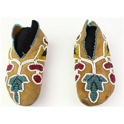 Scarce Otoe beaded Childs moccasins