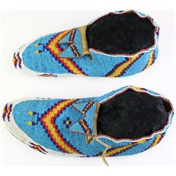 Fine C. 1910 beaded moccasins split tongue