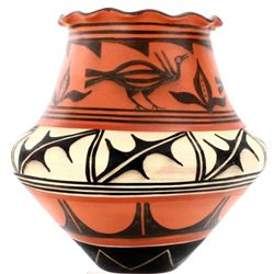 Nicely accomplished large pot Santa Domingo