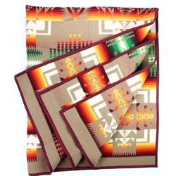 New in the box Pendelton Beaver State robe