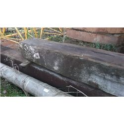 2 x 300 x 300 Wooden Beams