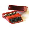 Image 1 : Skrivmaskin, "Valentine", röd med box, Olivetti, en gummihållare saknas. SEK 500-600...