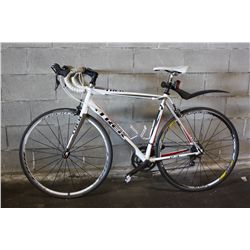 WHITE TREK ALPHA 20 SPD RACING BIKE