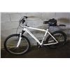 Image 1 : WHITE RALEIGH SPORT 21 SPD FRONT SUSP MOUNTAIN BIKE