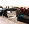 Image 1 : 7 STAINLESS STEEL DISPENSERS