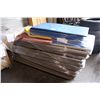Image 1 : PALLET OF FOLDING TABLES AND MATS