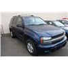Image 2 : 2002 CHEVROLET TRAILBLAZER LS, 4 DOOR SUV, BLUE, VIN # 1GNDT13S122280117
