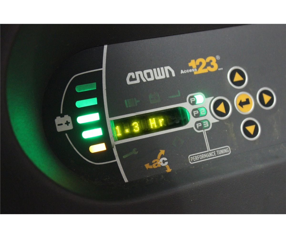 CROWN SP 3500 SERIES, 3 STAGE 3000 LBS ELECTRIC ORDER PICKER WITH ...