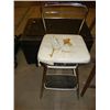 Image 1 : White Vinyl Bottom Bar Stool, Rough Condition