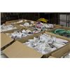 Image 2 : BOX LOT OF ASSORTED GLASSWARE