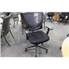 Image 2 : MESH BACK TILTING TASK CHAIR