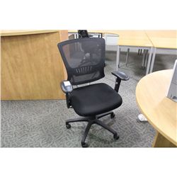 MESH BACK TILTING TASK CHAIR