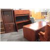 Image 1 : LOT OF ASSORTED OFFICE FURNITURE INCLUDES