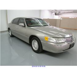 2002 - LINCOLN TOWN CAR!