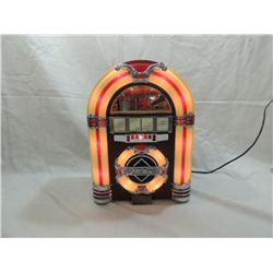 CLASSIC COLLECTORS AM/FM CASSETE JUTEBOX