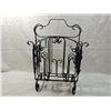 Image 2 : ANTIQUE VINTAGE WROUGHT IRON METAL MAGAZINE RACK