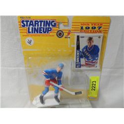 WAYNE GRETZKY STARTING LINEUP ACTION FIGURE