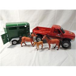 ADVENTURE SERIES RAM TRUCK & HORSE TRAILER