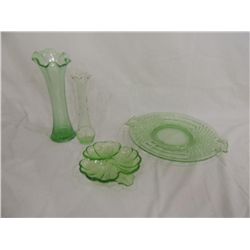 LOT 4 VASELINE GLASS VASES TRAY