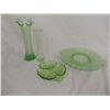 Image 2 : LOT 4 VASELINE GLASS VASES TRAY
