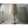 Image 4 : ANTIQUE STYLE GLASS WHITE TABLE LAMP